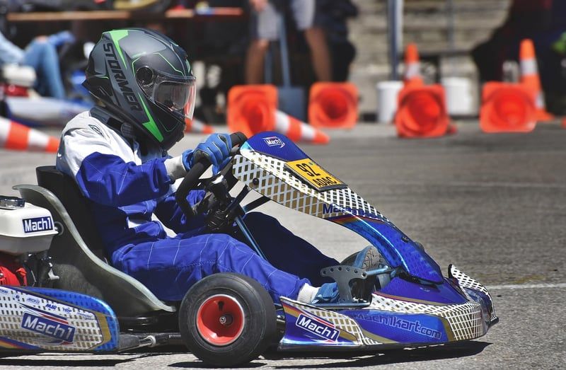 Comment organiser une course de karting entre amis en 2026 : guide pratique ultime